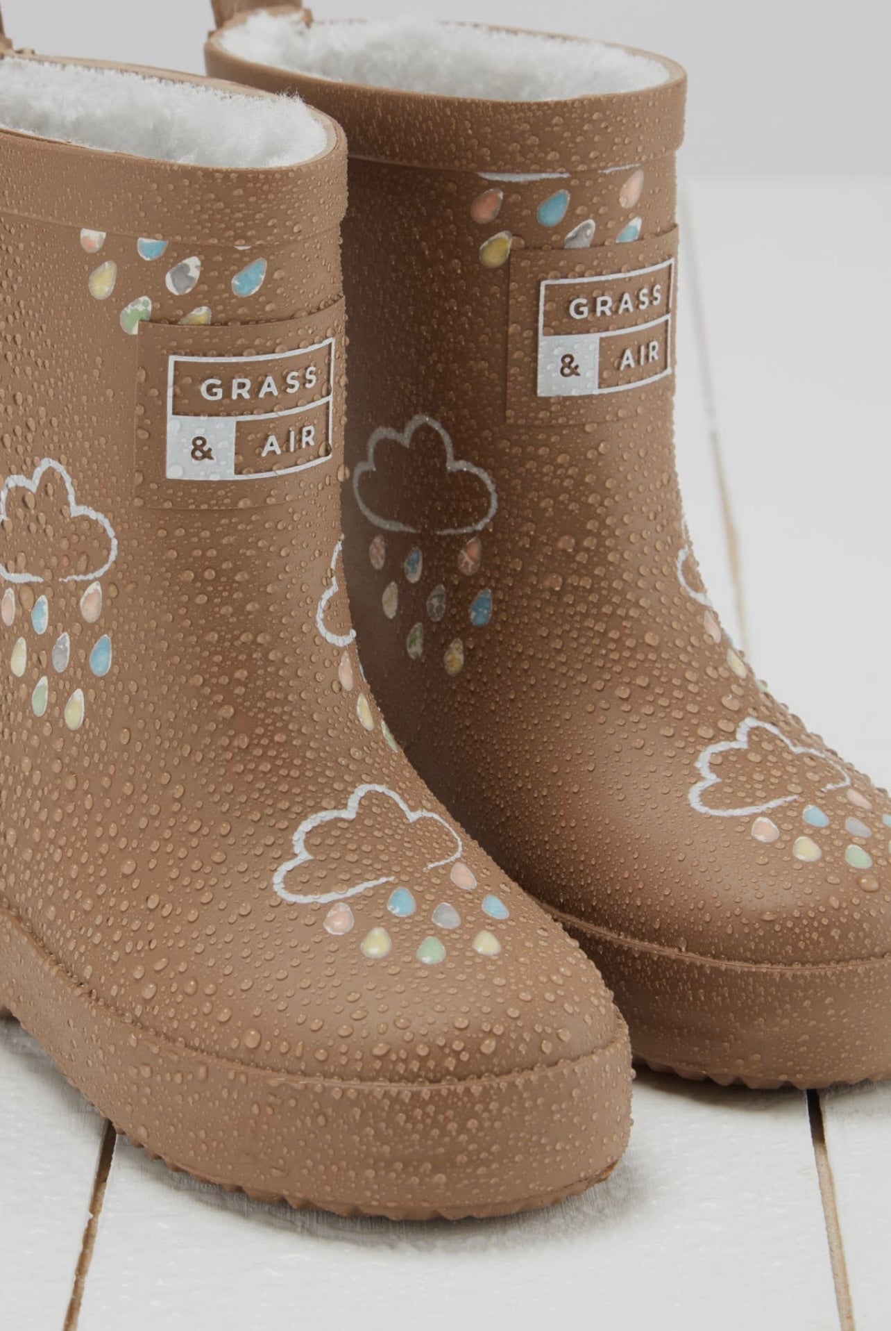 Colour Changing Wellies in Fudge Brown