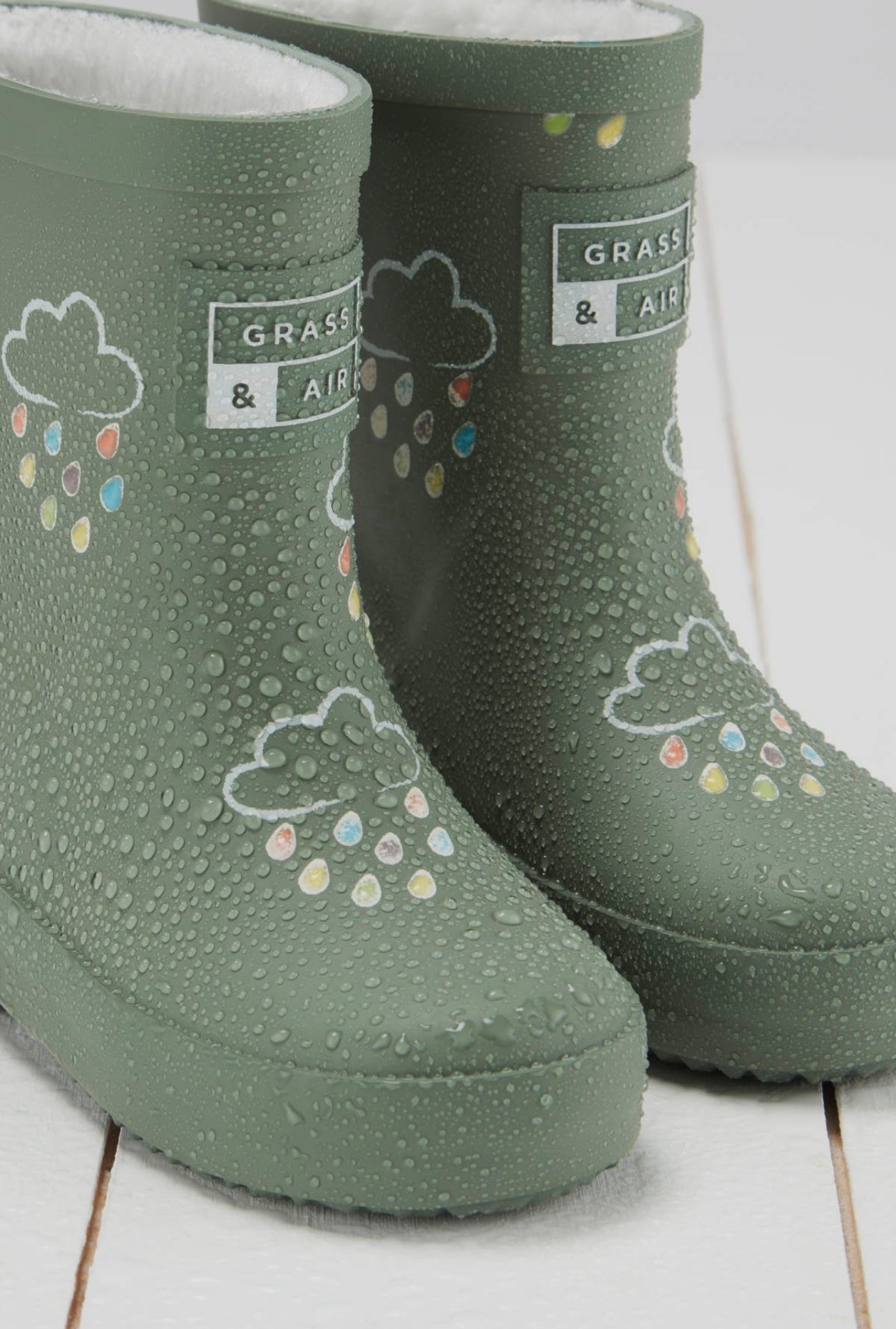 Colour Changing Wellies in Khaki